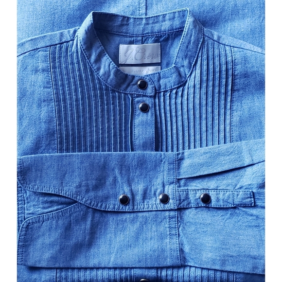 32. J.Crew Classic-fit chambray tuxedo popover shirt - Picture 6 of 8